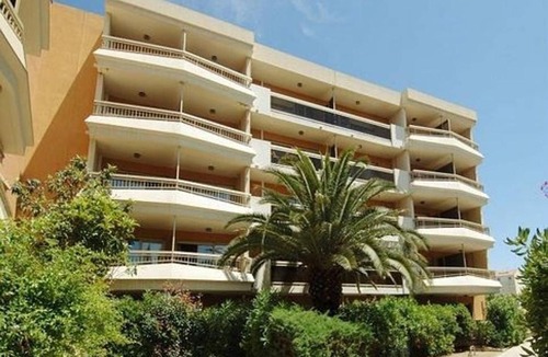 Sainte-Maxime City Centre Apartment | Studio MyLooka