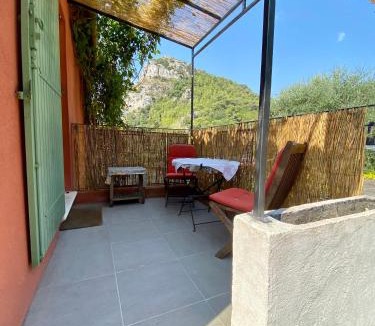 Eze House | STUDIO pied village EZE - dans VILLA - Parking Gratuit