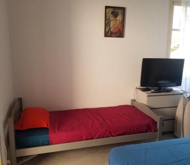 Mantega Apartment | studio pour 3 personnes au calme dans villa