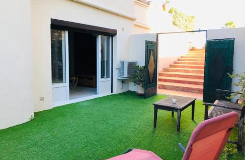 Mandelieu-la-Napoule Beach Apartment | Studio standing bord de mer