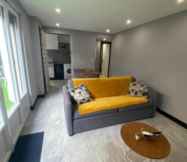 Mandelieu-la-Napoule Beach Apartment | Studio standing bord de mer