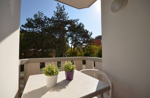 Bibione Apartment | Studio with air conditioning and balcony