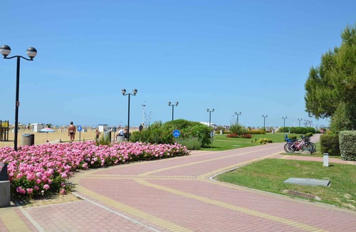 Bibione Apartment | Studio with air conditioning and balcony