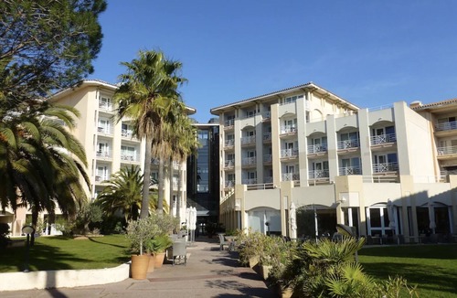 Frejus Port Apartment | Studio with exceptional view of Port Frejus, swimming pool, parking, direct beach access