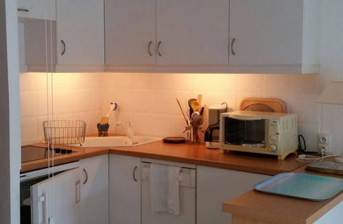 La Croix des Gardes Apartment | Studio with gardens, swimming pool and tennis