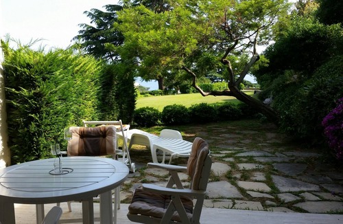 La Croix des Gardes Apartment | Studio with gardens, swimming pool and tennis