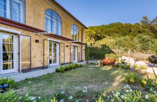 Aulla Villa | Stunning private villa for 8 people with private pool, WIFI, A/C, TV, panoramic view and parking