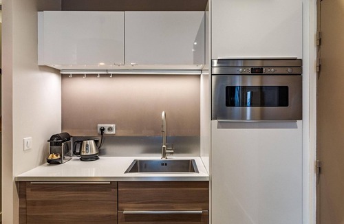 Cannes City Centre Apartment | STUNNING APART ❤️ BEACHES, SHOPS & PALAIS at YOUR DOORSTEPS! By TOTOLULUCANNES