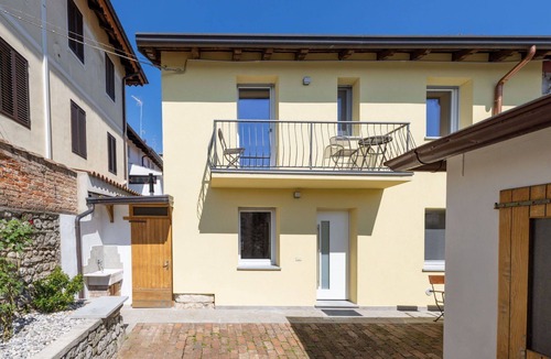 Bottenicco House | Stunning private villa for 5 guests with WIFI, A/C, TV and patio
