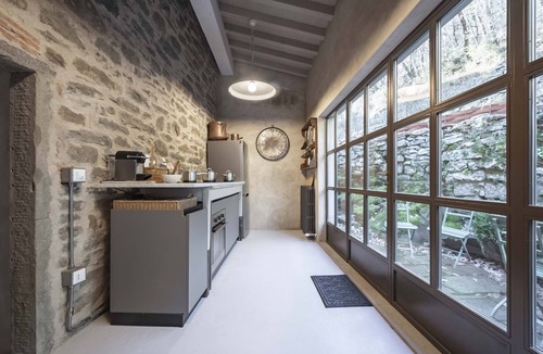 Loro Ciuffenna Villa | Stunning private villa for 12 people with WIFI, A/C, private pool, TV and patio