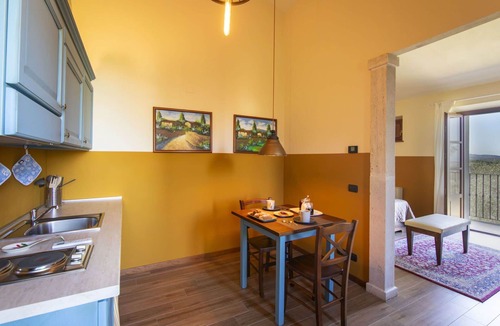 Lucignano House | Stunning private villa for 16 guests with hot tub, private pool, A/C, WIFI, TV and balcony