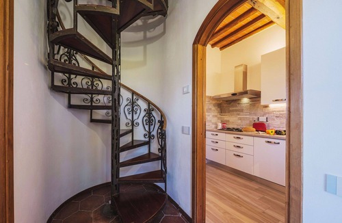 Corsanico House | Stunning private villa for 8 guests with private pool, A/C, WIFI, TV, patio and pets allowed