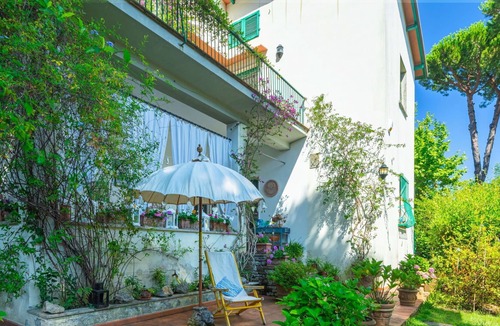 Lido di Camaiore House | Stunning private villa for 6 people with WIFI, TV and patio