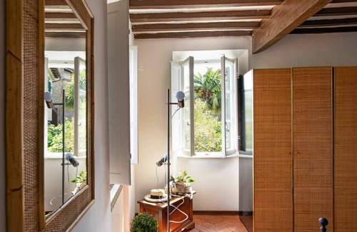 Santa Lucia House | Stunning private villa for 4 guests with TV and patio