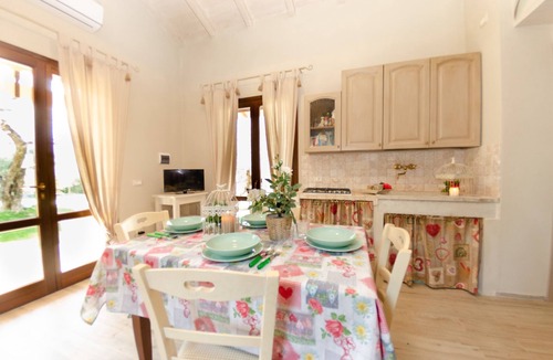 Lari Villa | Stunning private villa for 4 guests with WIFI, A/C, private pool and pets allowed