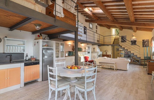 Montevarchi Villa | Stunning villa for 5 guests with private pool, WIFI, TV, terrace, pets allowed and panoramic view
