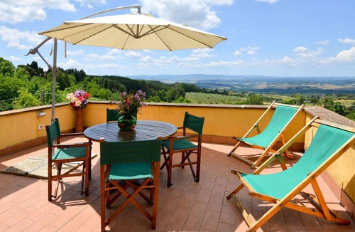San Vivaldo House | Stunning villa for 8 guests with private pool, WIFI, TV, terrace, pets allowed and parking