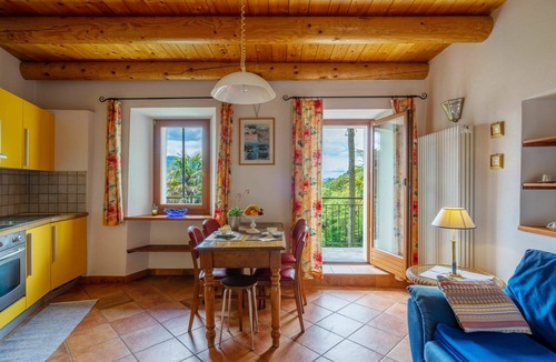 Cannero Riviera House | Stunning villa for 5 people with WIFI, TV and patio