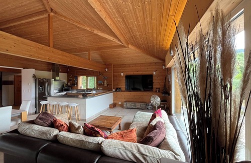 Tourrettes-sur-Loup Villa | Stunning wooden house with swimming pool and jacuzzi.