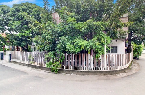 Padang House | Stylish Double Suite Escape with Free WiFi