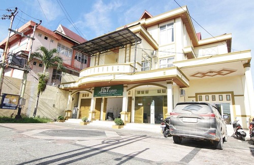 Pekanbaru House | Suite Double at Collection O Pekanbaru