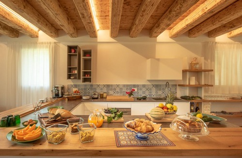 Vicenza Other | Suite-Family-Ensuite with Shower-Garden view