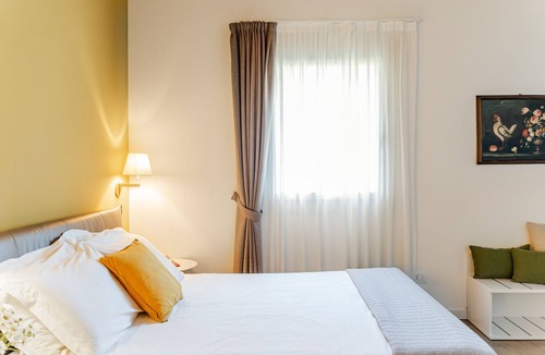 Vicenza House | Suite-Premier-Ensuite with Shower-Courtyard view