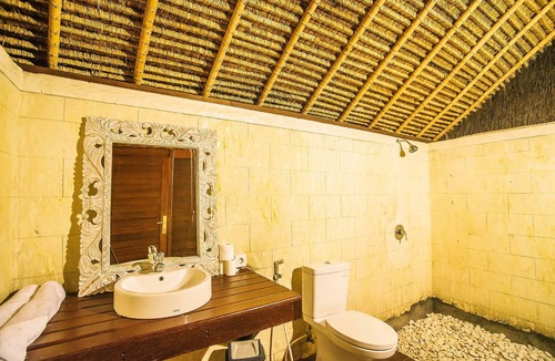 Jungut Batu Hotel | Sukanusa Luxury Huts