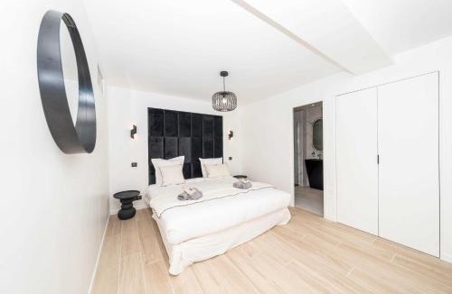 Riou - Petit Juas - Av de Grasse Apartment | Sumptuous villa - AC- 6BR- 12P- Cannes