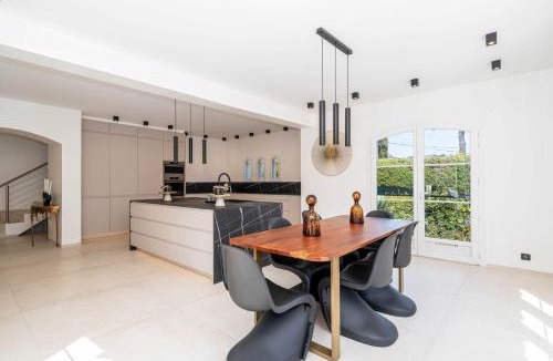 Riou - Petit Juas - Av de Grasse Apartment | Sumptuous villa - AC- 6BR- 12P- Cannes