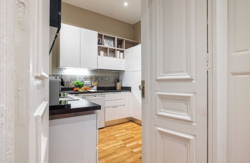 Lepante Quarter Apartment | SunlightProperties - GRACE - Family apartment in Nice centre - Sleeps 6+office