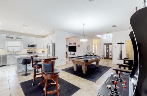 Crescent Lakes House | Sunlit Serenity Oasis