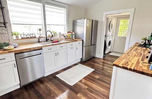 Sanford House | Sunny 5-bedroom Family Central Florida Getaway - AC, WiFi & Private Garden