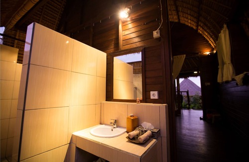 Mushroom Bay Hotel | Sunset Coin Lembongan Cottage and Spa