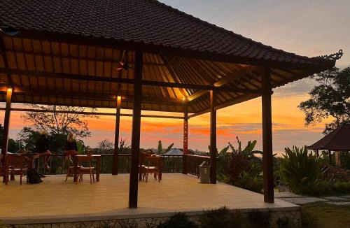 Mushroom Bay Hotel | Sunset Hill Lembongan