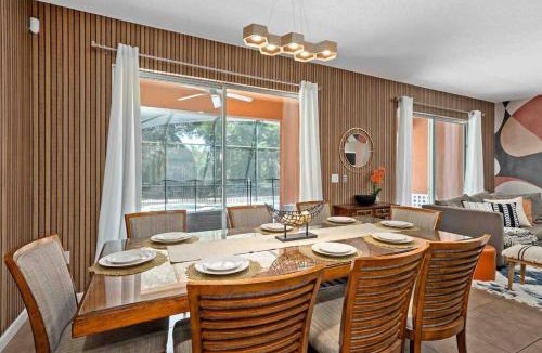 Lake Buena Vista House | SUPER BIG- SLEEPs 30 w POOL & GAME ROOM