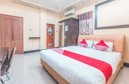 Cibinong Hotel | Super OYO 1640 Fallinda Hotel