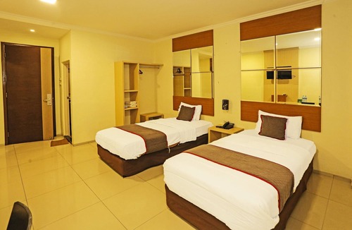 Serpong Hotel | Super OYO Townhouse OAK Hotel Fiducia Serpong