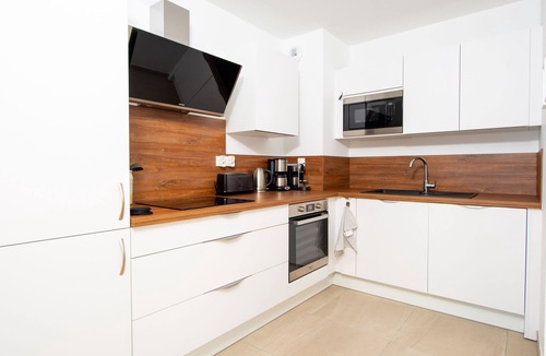 La Madeleine Apartment | Superb 2 bed 2 bath apartment with sea views in Nice