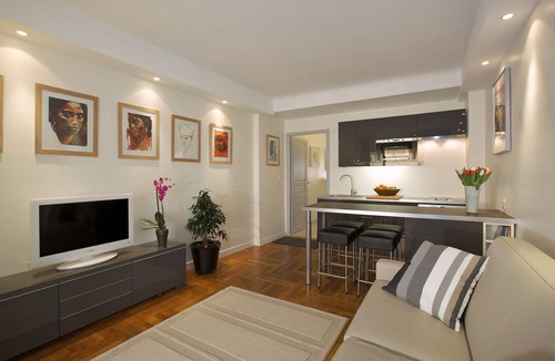 Juan-les-Pins Apartment | Superb designer apartment near the beaches, La Pinède in Juan Les Pins