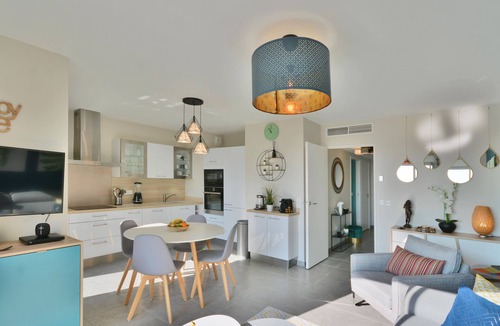 Bastide Giraud Apartment | Superb sea view apartment in Villeneuve-Loubet