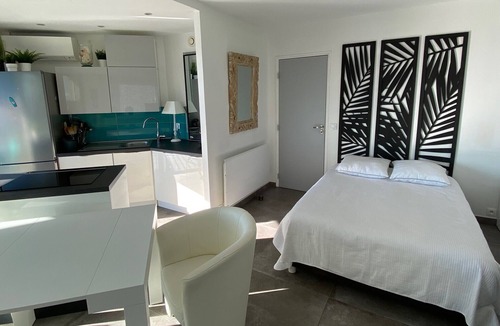 Mandelieu-La-Napoule Apartment | Superb studio close to the beach!