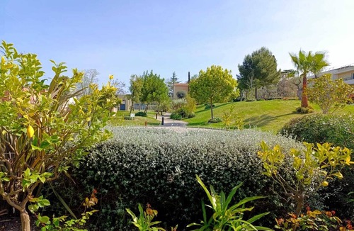Saint Antoine Apartment | Superb studio with pool and garden