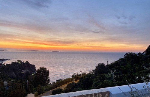 Theoule-Superieur Apartment | Superb villa on the roof facing the sea, 2 bedrooms, 130m2 terrace, swimming pool, wif