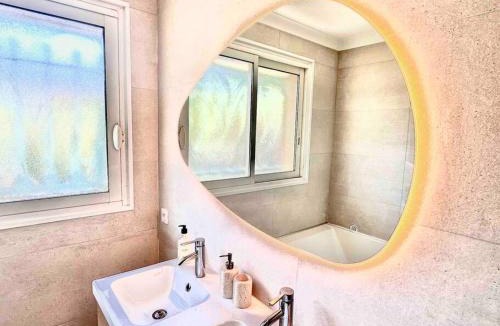 Antheor Apartment | Superbe 6 couchages - 200m de la mer - Terrasse - Climatisation