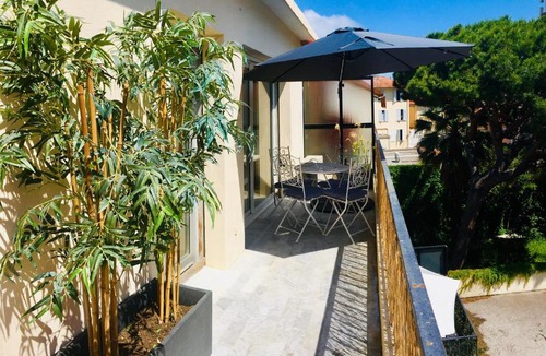 Juan-les-Pins Apartment | Superbe appartement dernier étage avec 2 terrasses en plein centre