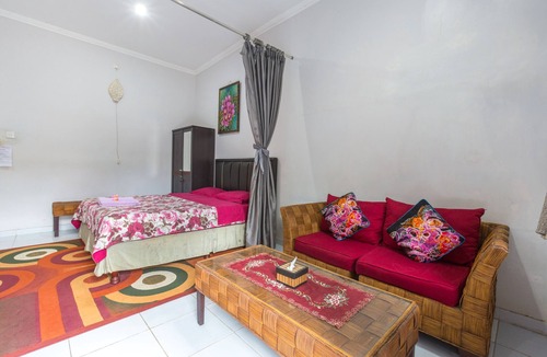 Berawa House | Superior Double Room set in Tranquil Canggu, 10 Minutes to Berawa Beach