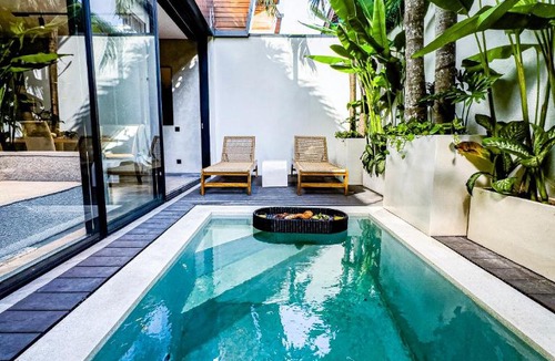 Umalas Villa | Superior Luxury Loft with Working Desk, Instagramable Pool
