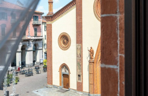 Pinerolo Apartment | Superior studio Cathedral view