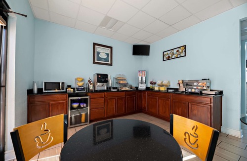 West Kissimmee Hotel | SureStay Hotel by Best Western Clermont Theme Park West